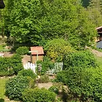 Baladous Bed & Breakfast 3*