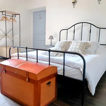 D'hotes Baladous Bed & Breakfast 3*